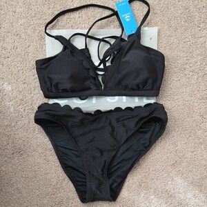 *NWT* Black Bikini with Scallop Trim